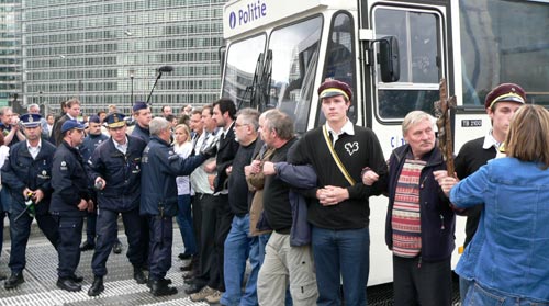 911-brussels-policebus.jpg