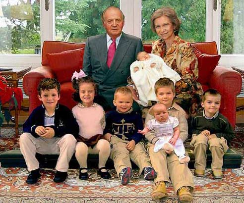 spanish-royal-family.jpg